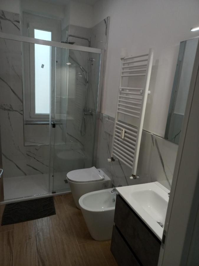 Apartment A Due Passi Metro Bengasi Cir 00127203858